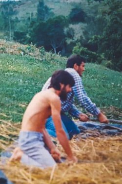 Consta e Geferson trabalhando